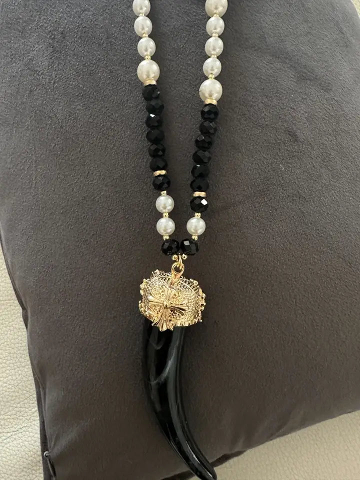 Collana sfere cristallo e ciondolo corno