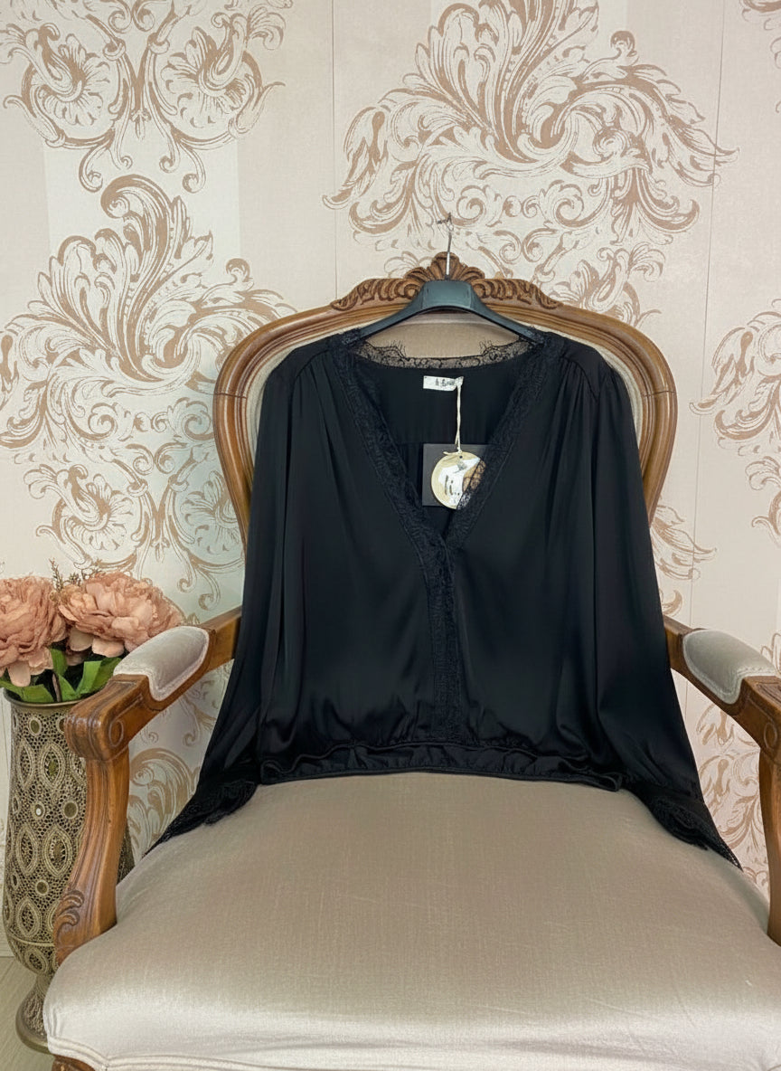 Blusa nera maniche lunghe pizzo — M/L