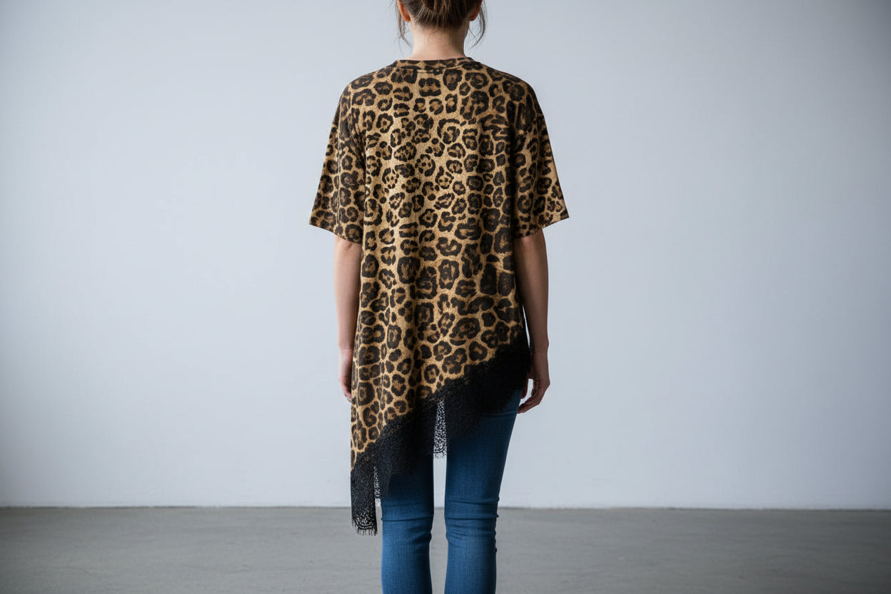 T-SHIRT MACULATA CON PIZZO