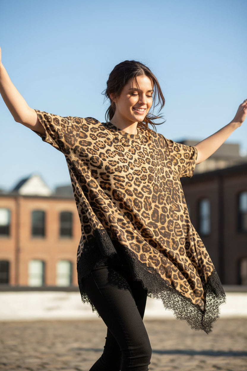 T-SHIRT MACULATA CON PIZZO